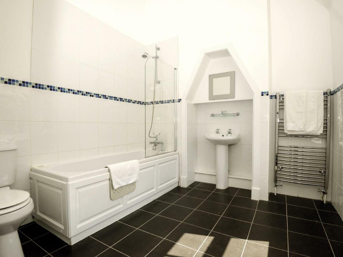 Lynford Hall Hotel Mundford Habitación foto