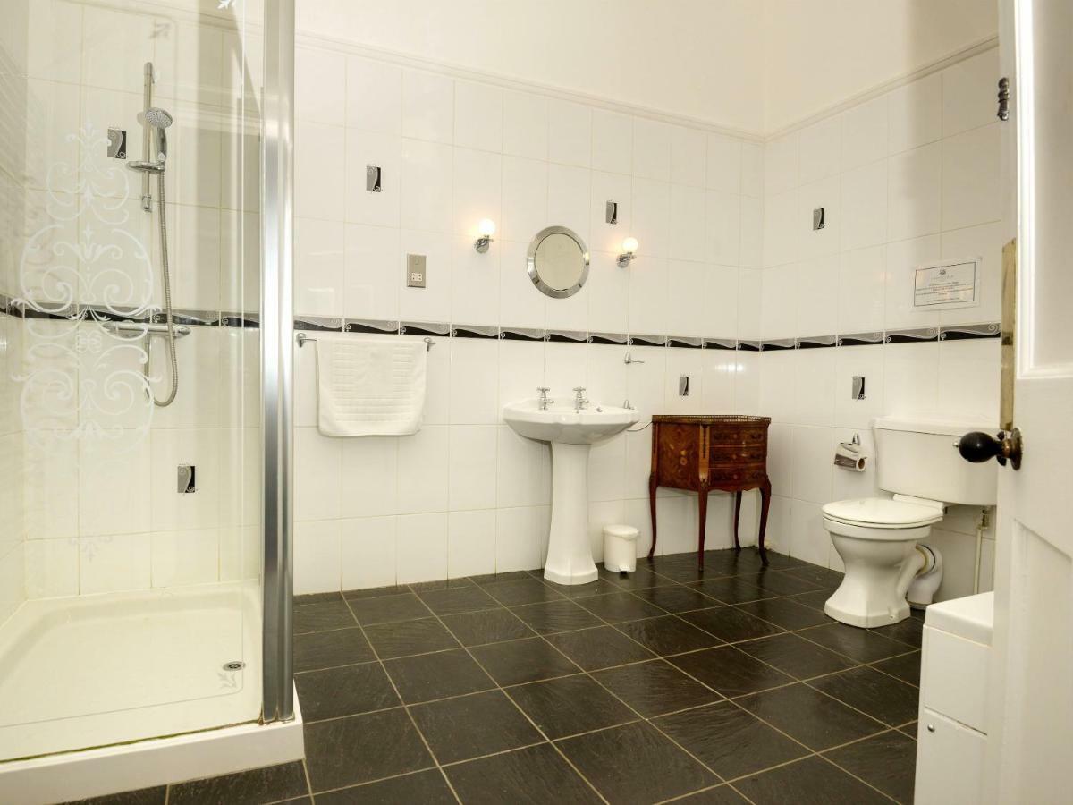 Lynford Hall Hotel Mundford Habitación foto